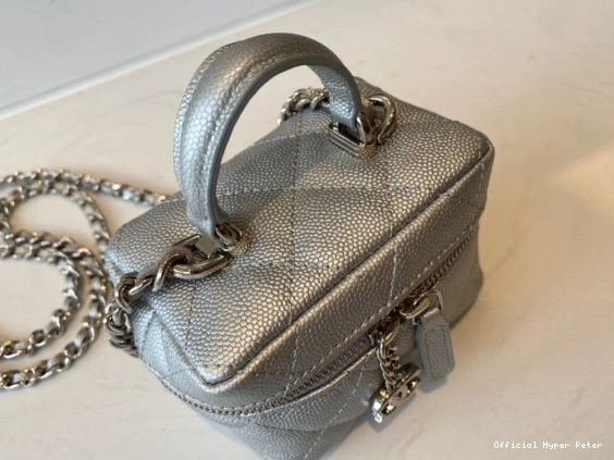 Hyper Peter WITH SMALL VANITY CHAIN CHANEL 0717